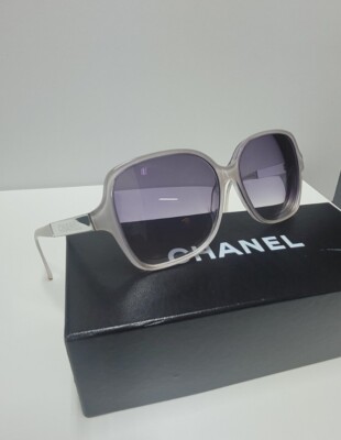 CHANEL White Oversized Frame Miroir Collection Sunglasses 