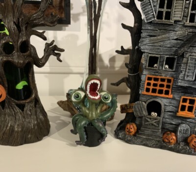 Little Shop of Horrors Audrey Venus Fly Trap Carnivorous Eating Plant Halloween