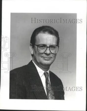 1992 Press Photo Ted R. Murray, vice president, G. Leblanc Corporation, Kenosha
