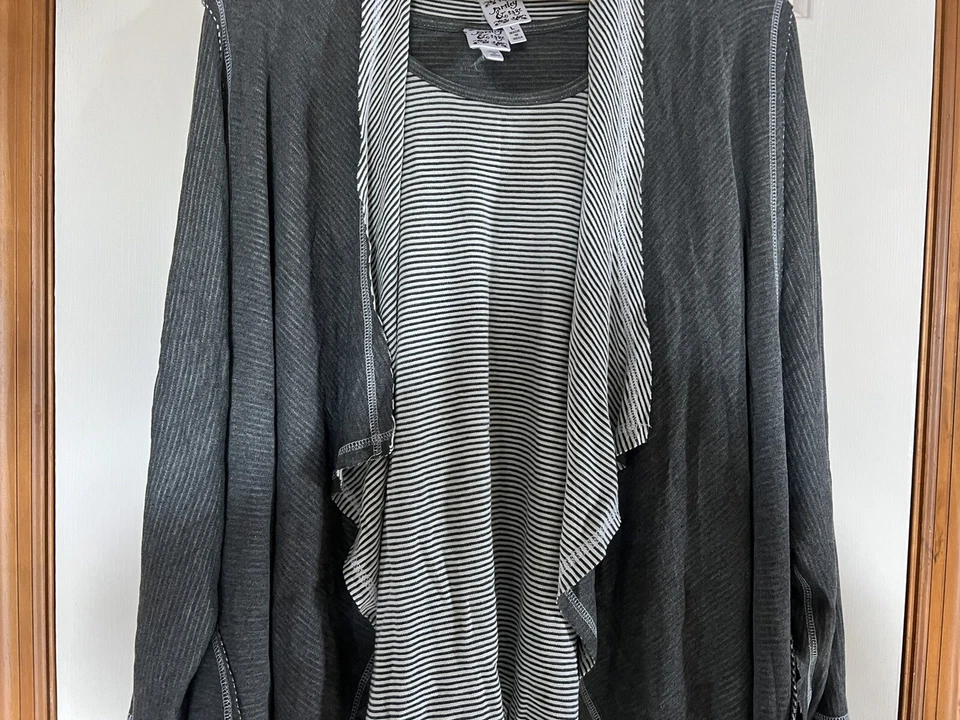 2 Piece Parsley & Sage Cardigan W Tank Raw Hem Gray Striped Women’s Large Foto 3 de 4