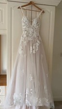 Ivory & Blush Lace Wedding Dress BeeBridal Size 6 UK PETITE