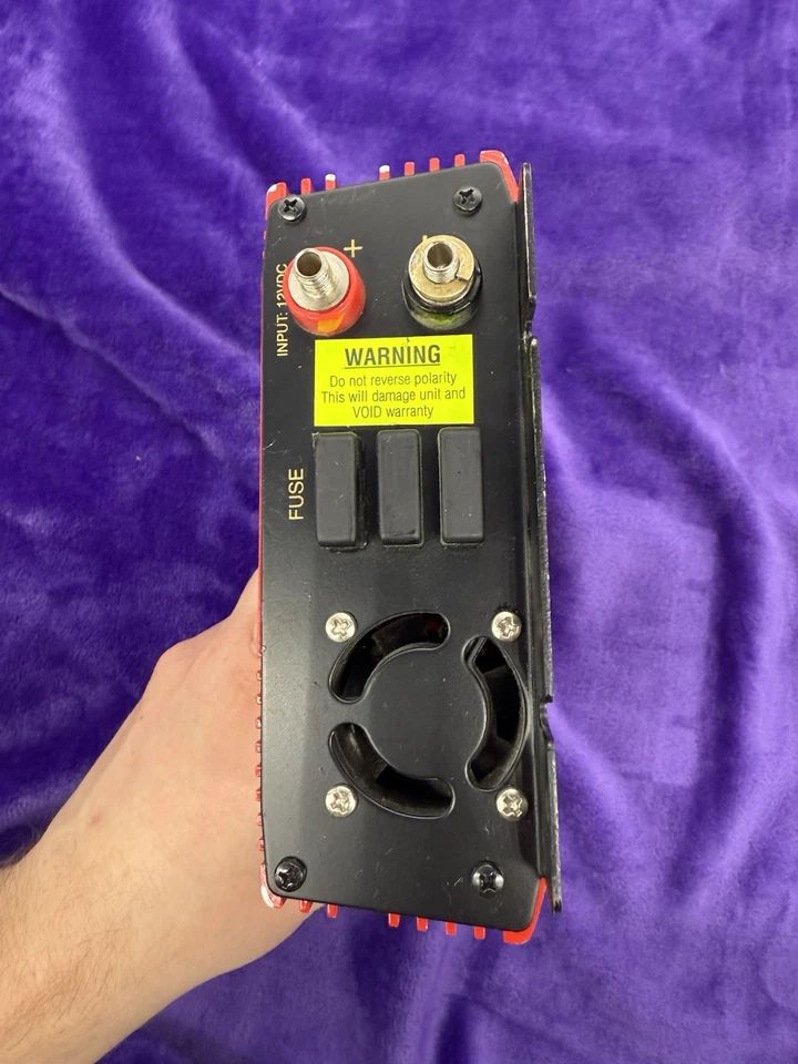 Vector MAXX SST 700 vatios inversor de corriente continua a CA 3 tomas de corriente alterna 1400 vatios pico Foto 2 de 3