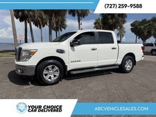 2017 Nissan TITAN SV 4x4 4dr Crew Cab
