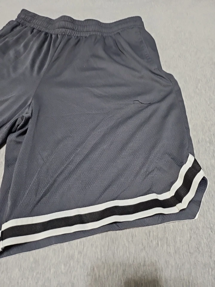 Shorts de basquete masculino Tek Gear cinza ardósia, com acabamento branco atletismo/tamanho XL - Imagem 4 de 4