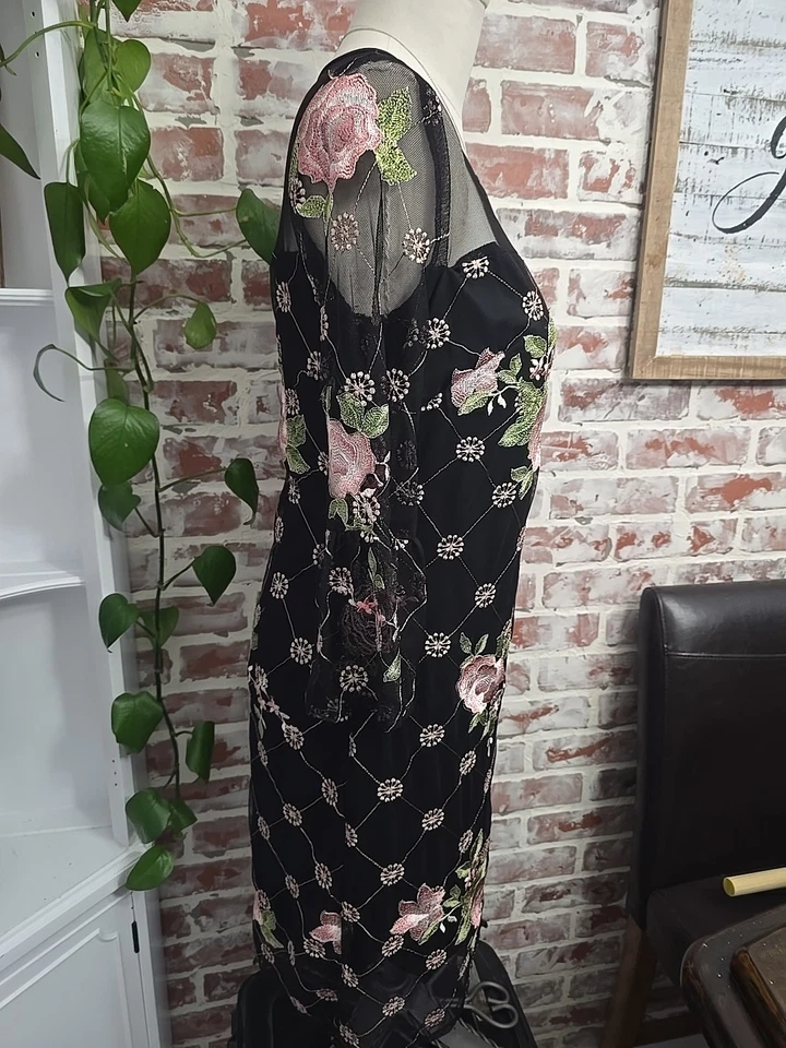 Vestido para mujer Madison Leigh talla 10 negro encaje rosa floral bordado hasta la rodilla Foto 3 de 4