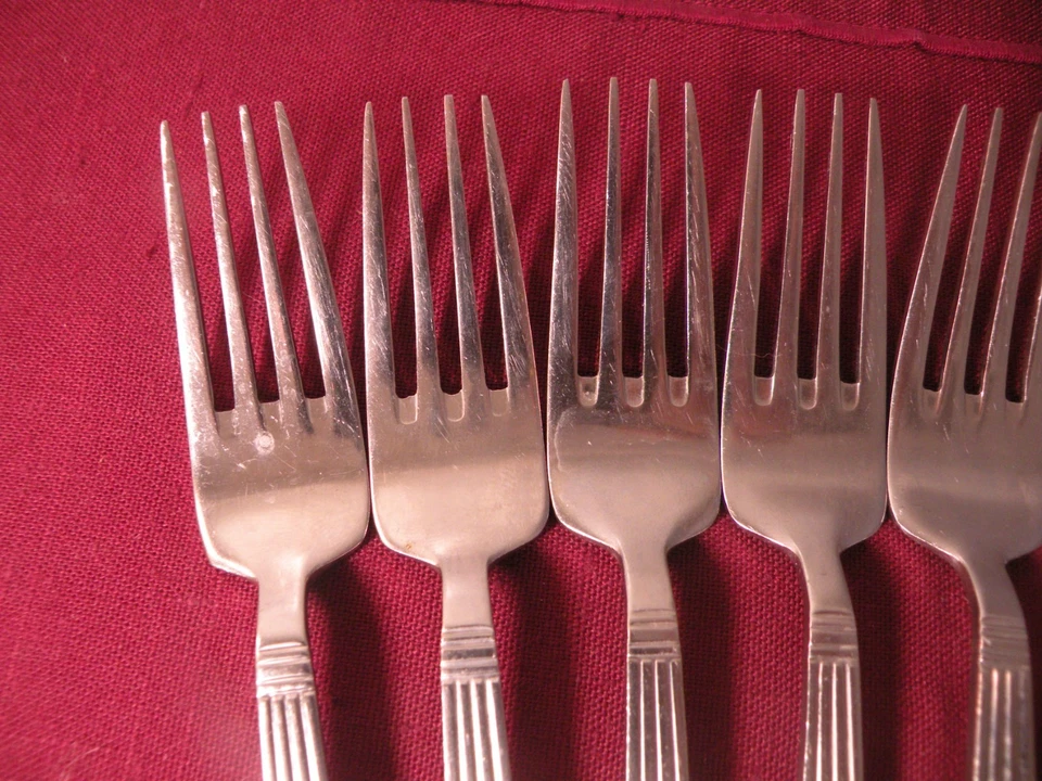 Juego de 7 tenedores de ensalada STANLEY ROBERTS 18/10 Adriene cubiertos de acero inoxidable 7" Foto 2 de 4