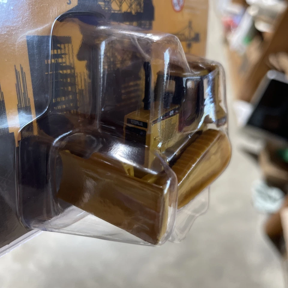 Tractor tipo oruga escala HO Diecast Master 84401 Cat D5M nuevo en caja Foto 2 de 4