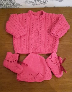 Ensemble Bebe 3 Mois Rose Brassiere Bonnet Chaussons Neuf Tricot Main Ebay