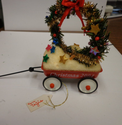 Vintage Figi's Red Wagon Christmas  2004  Figurine