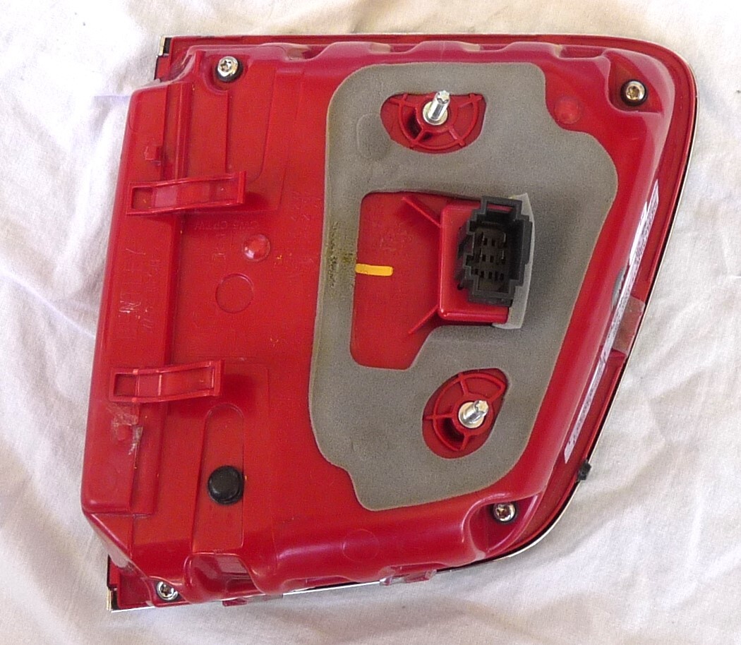 17-20 Bentley Bentayga Rear Left 36A945093L Right 36A945094L LED Taillight OEM