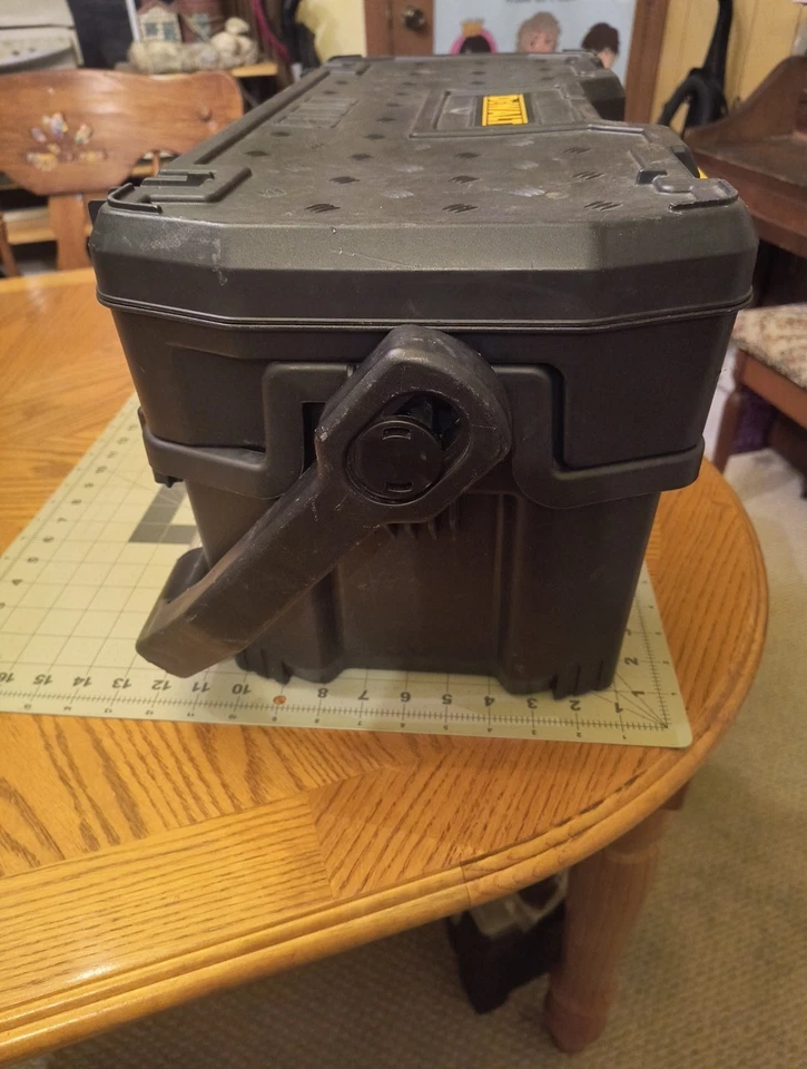 Dewalt 2 in in Tool Box 22 x 10 - Image 2 of 4