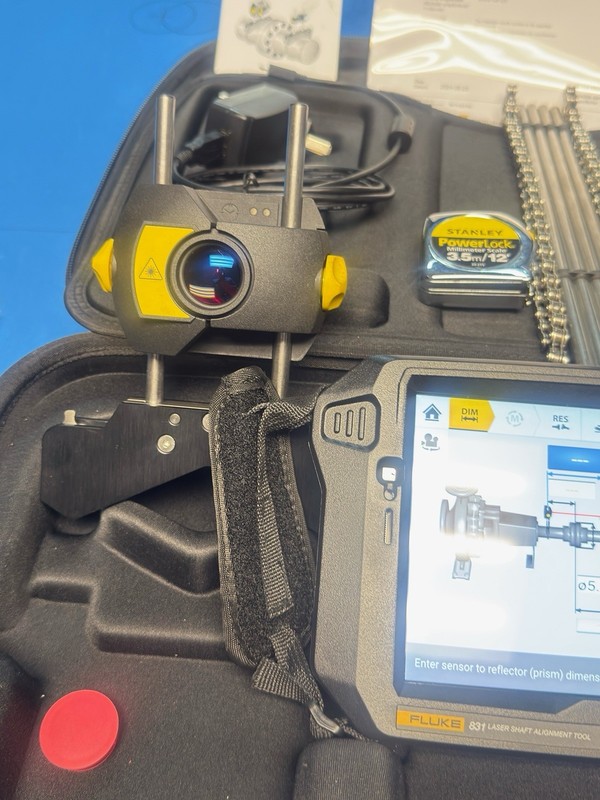 Fluke 831 Laser Shaft Alignment Tool with Fluke Reflector Prism and Sensor Laser