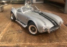 1964 SHELBY COBRA 427 S/C ROADSTER SILVER & BLACK ROAD SIGNATURE 1:18