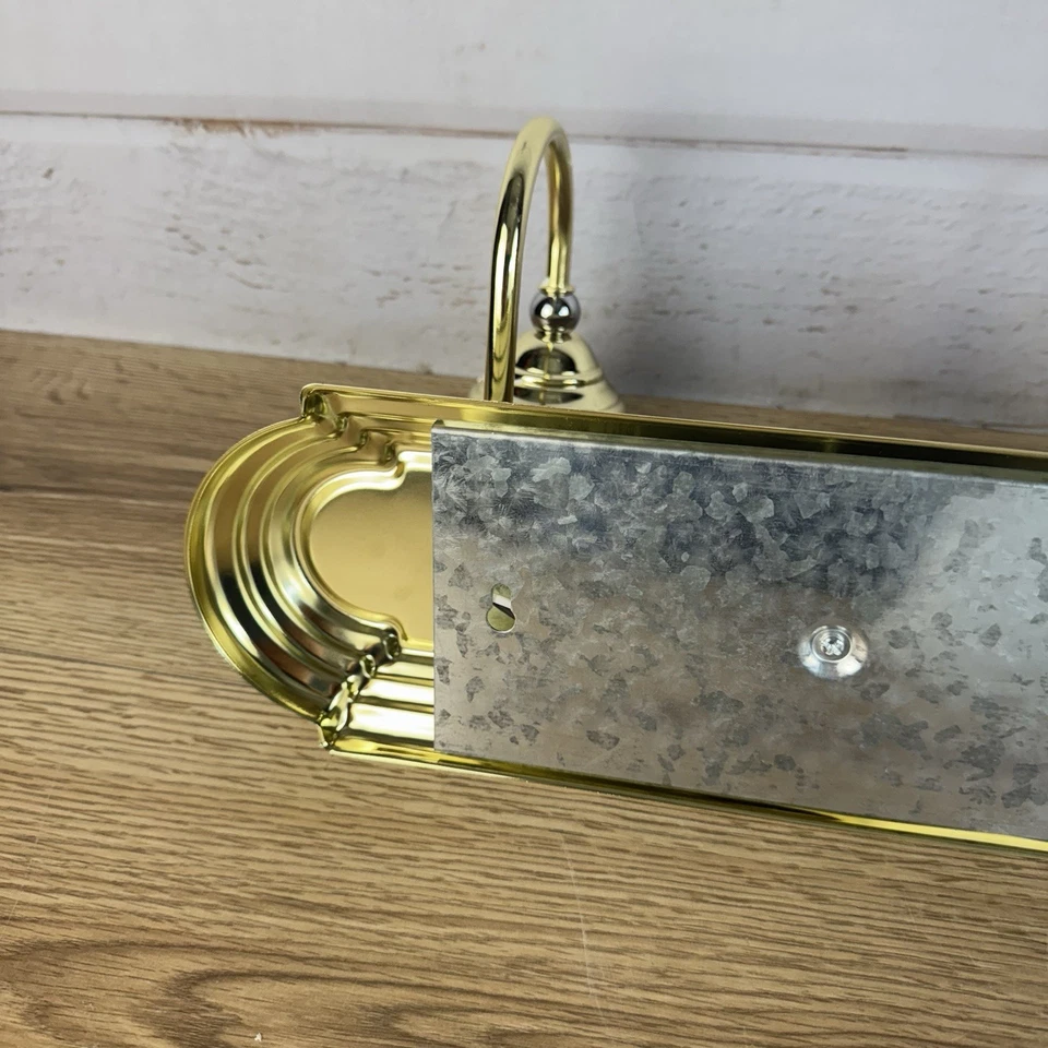 Luz de baño Livex Lighting 1003-25 Belmont 3 luces, latón pulido y cromo Foto 4 de 4