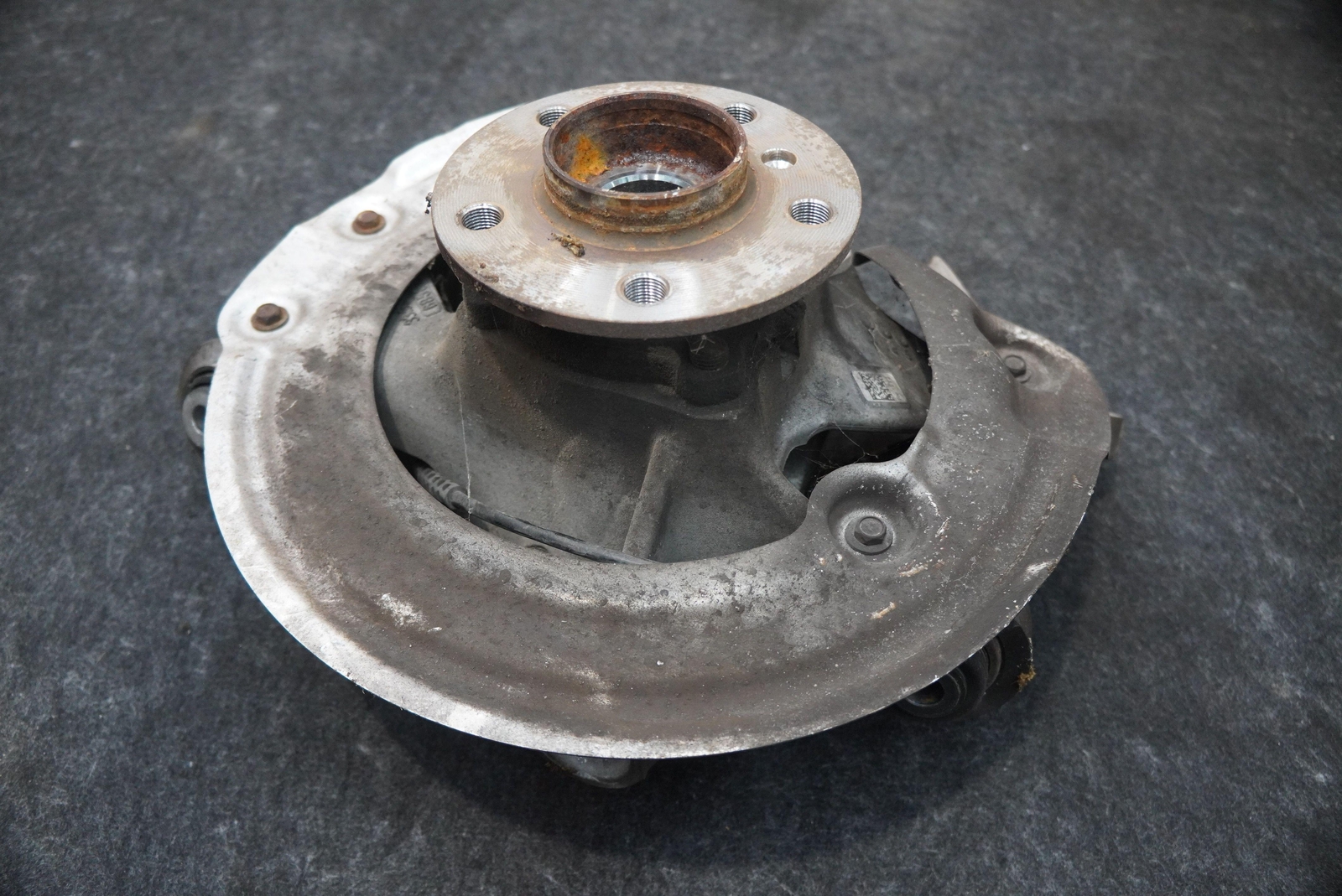 Rear Suspension Right Spindle Knuckle Hub Wheel Bearing 33336858232 BMW i8 14-20