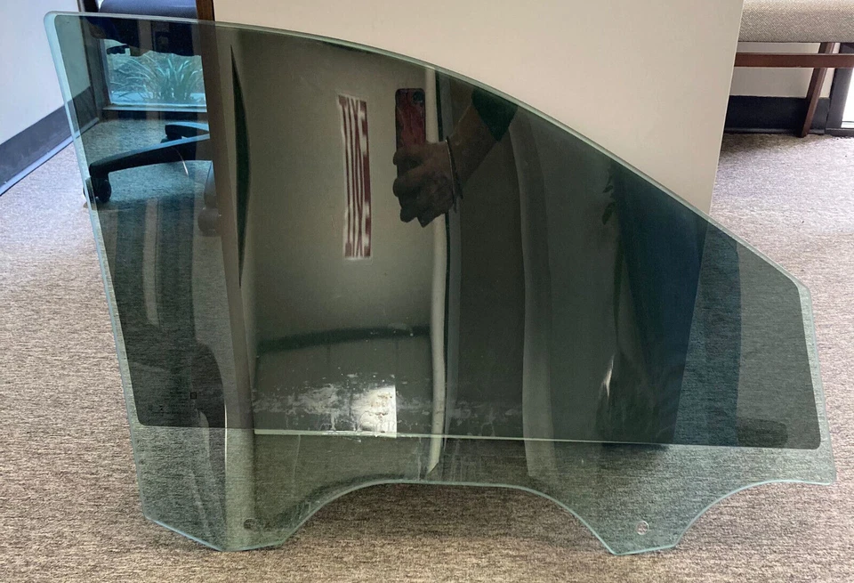 2018-2023 CHEVROLET TRAVERSE DRIVER LH FRONT WINDOW GLASS OEM LOCAL PICKUP ONLY - Image 2 of 2