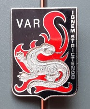 Insigne 83 VAR TOULON SAPEURS POMPIERS OBSOLÈTE FRANCE DÉPARTEMENT