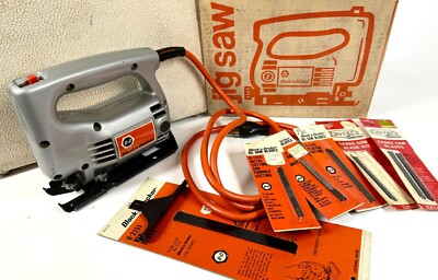 B&D Black & Decker 7515 Vintage Metal 1/7 HP Portable Jig Saw w/ Case Blades