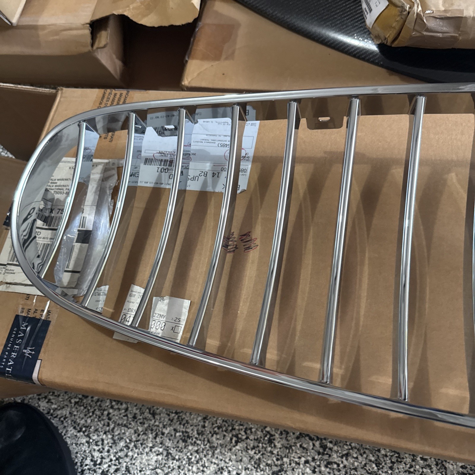 New 2008 - 2017 MASERATI GranTurismo Front Grille Chrome Oem 85110900