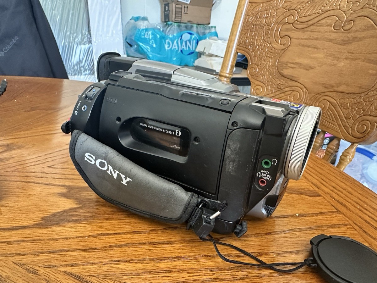 Sony DCR-TRV510 Digital 8 Hi-8 8mm Camcorder—looks and works great