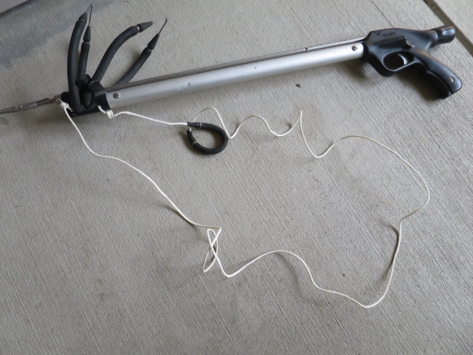 Vintage VOIT Swimaster Speargun Spear Fishing 26" Spear - Spear Gun Not Tested - Image 2 of 4