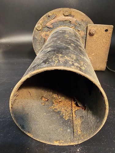 Vintage AHOOGA Horn 6 Volt? Ford Model A? Untested Rusty - Foto 5 di 6