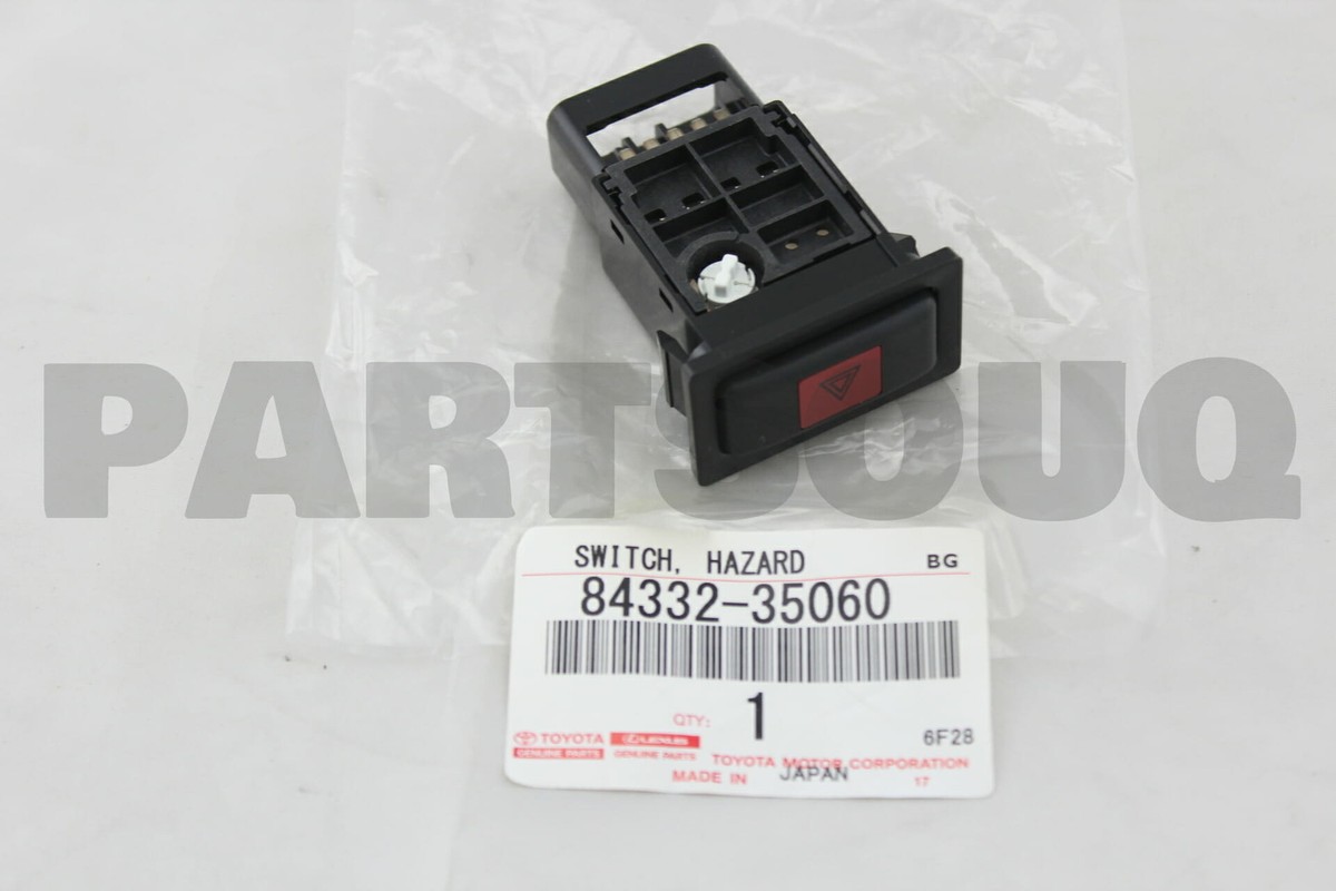 Switch　使用感あり TOYOTA GENUINE 84332-26080 SWITCH ASSY, HAZARD WARNING