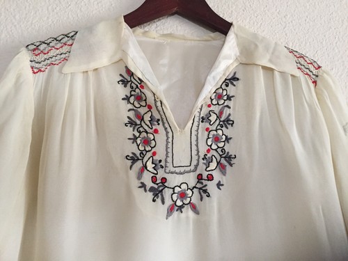 Vintage Peasant Top Blouse Romanian Embroidered Floral 70s Hippie Bohemian  - Picture 4 of 12