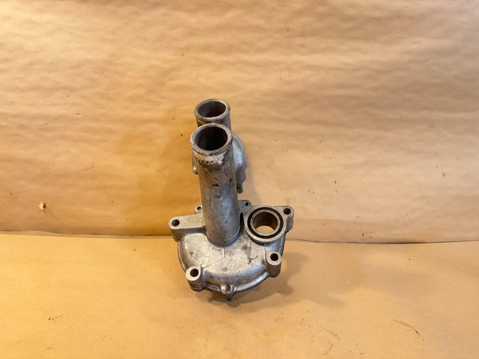 Ferrari 308 GTSi 328 mondial water pump Housing 115470