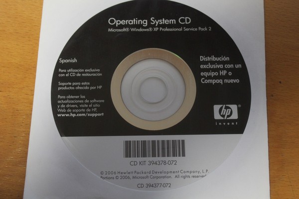 HP Operating System CD Windows XP Professional SP2 Recovery. No incluye licencia