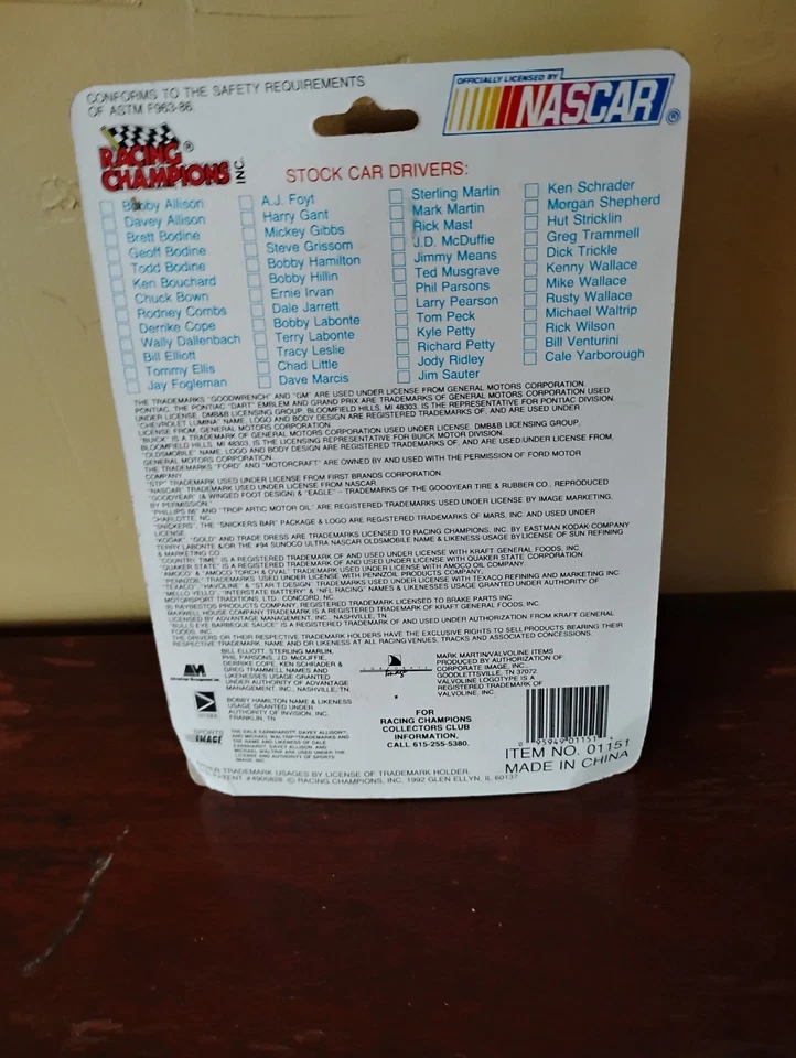 RACING CHAMPIONS DARRELL WALTRIP #17 Stock Car Nascar Diecast Car Sin usar, en caja 1994 Foto 2 de 3