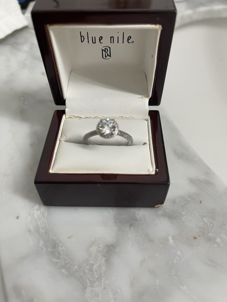 Blue Nile Rnd Cut Diamond Ring In Platinum VVS2 G Carat,54Mcr