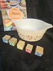Vintage Pyrex 475-B 2.5 QT Casserole Trailing Flowers Red Pale Yellow No Lid
