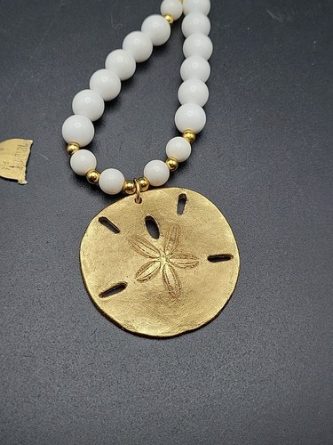 Vintage Trifari Nwt 22" Gold Tone Sand Dollar Necklace White Beads - Picture 2 of 7