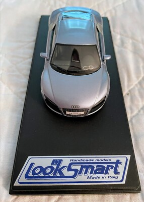 Looksmart Audi R8 Le Mans Silver/Blue