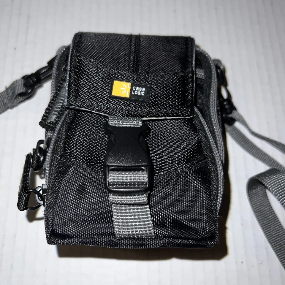 Case Logic Camera Case ~ DCB26 With Strap ~ Great Condition! 3 Zipper Pockets! - Image 2 of 4