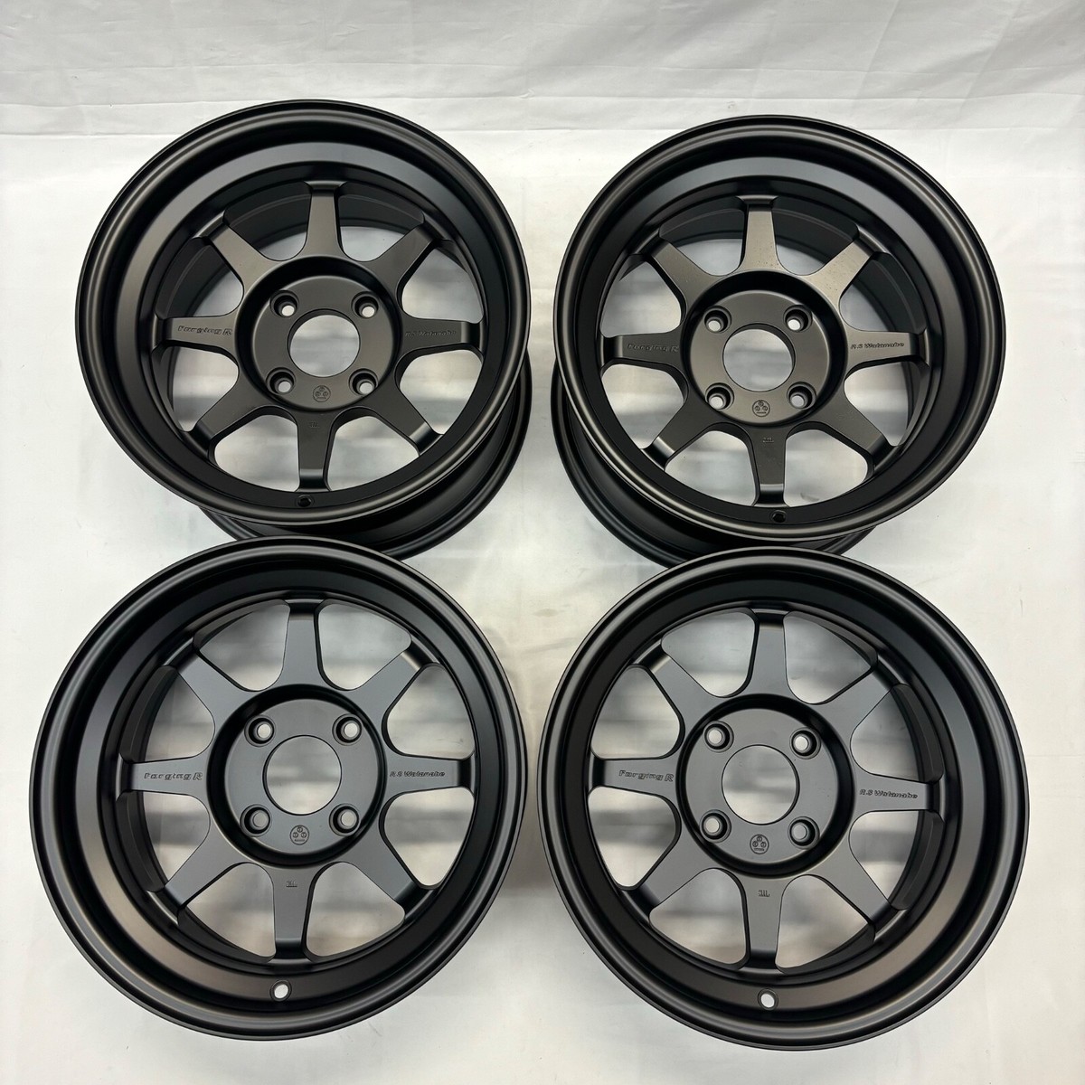 マリーン　ワタナベ　Rタイプ　15インチ  8J+0 114.3 4H ② RS Watanabe R TYPE 15×8J±0 4H-114.3 シルバーメタリック 2本