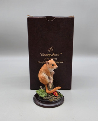 Figur - Country Artists - Murmelthier und Beeren - 11 cm groß