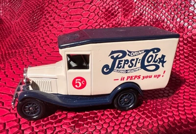 MORRIS Z van 1950 "Pepsi Cola"- Lledo Days Gone 1/64e - Photo 1/4