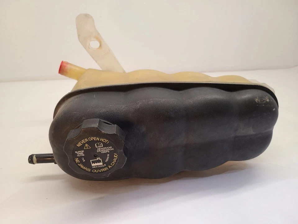 2007 - 2011 2012 - 2019 GMC SIERRA 2500 PICKUP Coolant Reservoir Foto 3 de 4