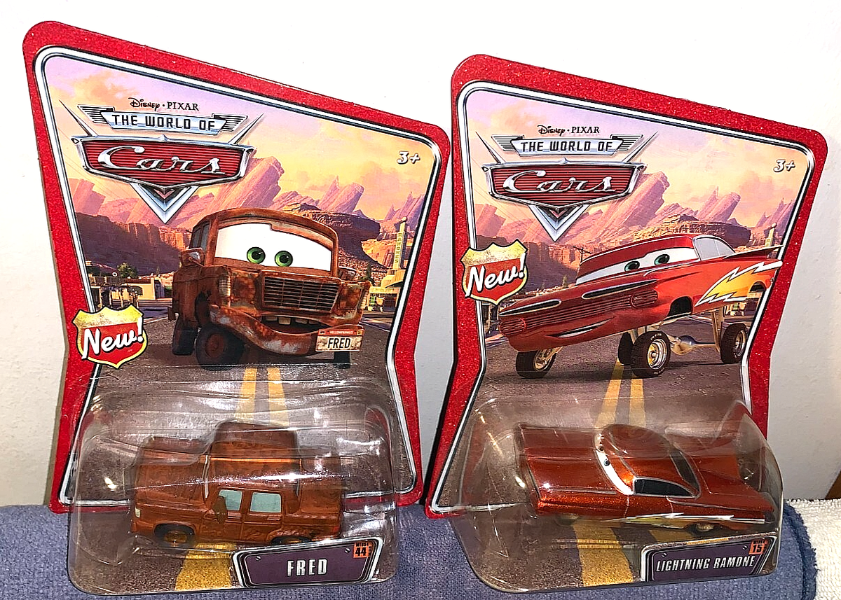 DISNEY PIXAR THE WORLD OF CARS 1/50 BROWN FRED #44 & LIGHTNING