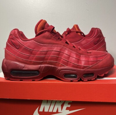 BREATHTAKING レッド M Nike Air Max 95 Triple Red Men's Size 9 Sneakers Shoes w