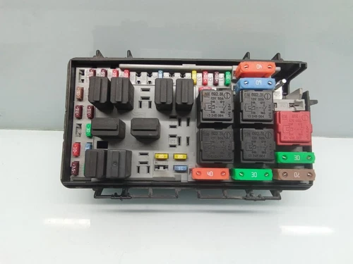 13217394EH Caja Reles/Fusibles para OPEL CORSA D * 1244825