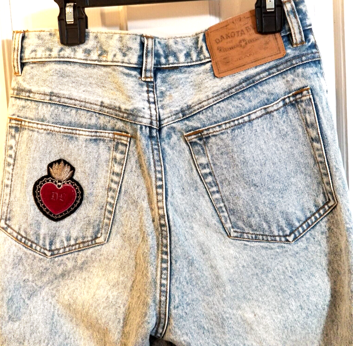 Dakota Blue stonewash jeans 9 embellished high rise zip leg