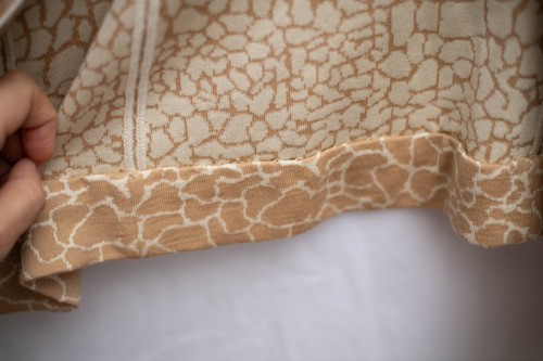 St John Blazer Sz 4P Beige Animal Knit Pattern Leopard Gold Buttons RARE - Picture 8 of 9