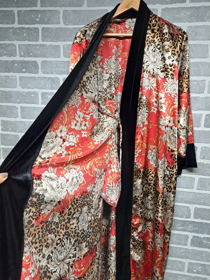 Bata íntima Morgan Taylor para mujer estampado animal floral estaño terciopelo talla L/XL Foto 4 de 4