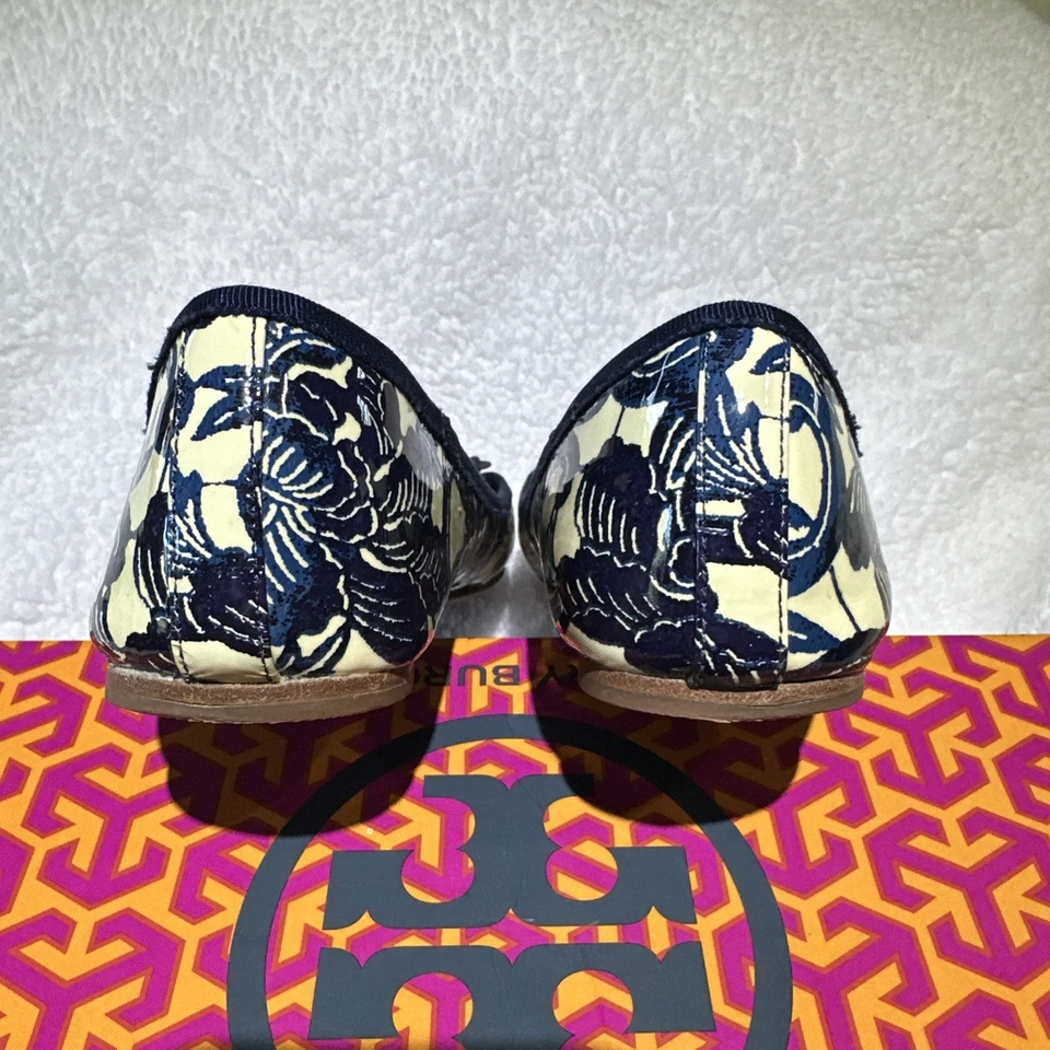 Tory Burch Chelsea Flat Kano女式/海军蓝花卉 — 第 3/4 张图片