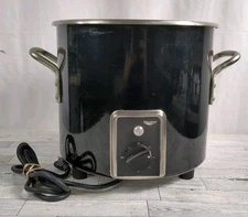Vollrath 7217260 Black Finish Retro 11 Qt. Stock Pot Kettle Rethermalizer - 120V