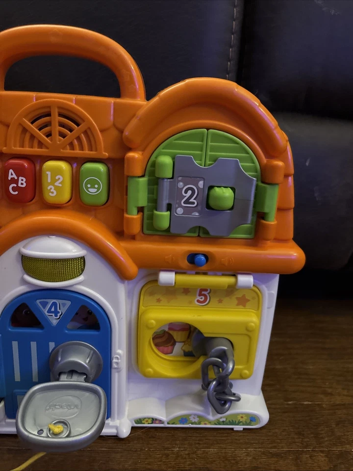 Vtech Latches & Doors Busy Board Toddler Learning Toy 12-36 Month Works - Image 4 of 4