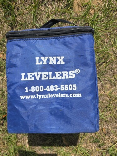 LYNX LEVELORS IN CASE PRE-OWNED. FOR CAR, LT TRUCK, MOTORHOME, BOAT TRAILER, ETC